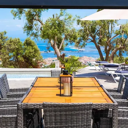 Anastasia Lefkas * Apolpaina