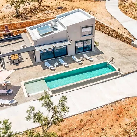 Anastasia Lefkas * Apolpaina