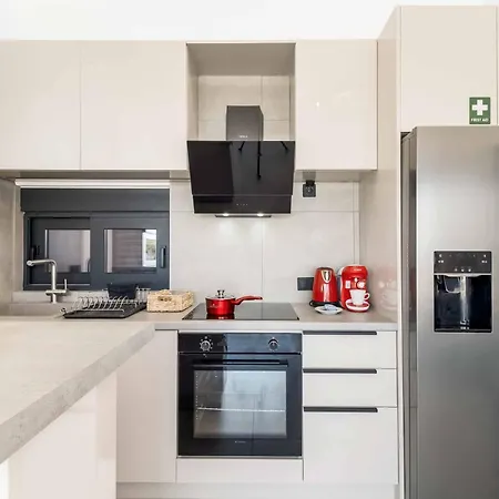 Anastasia Lefkas Apolpaina